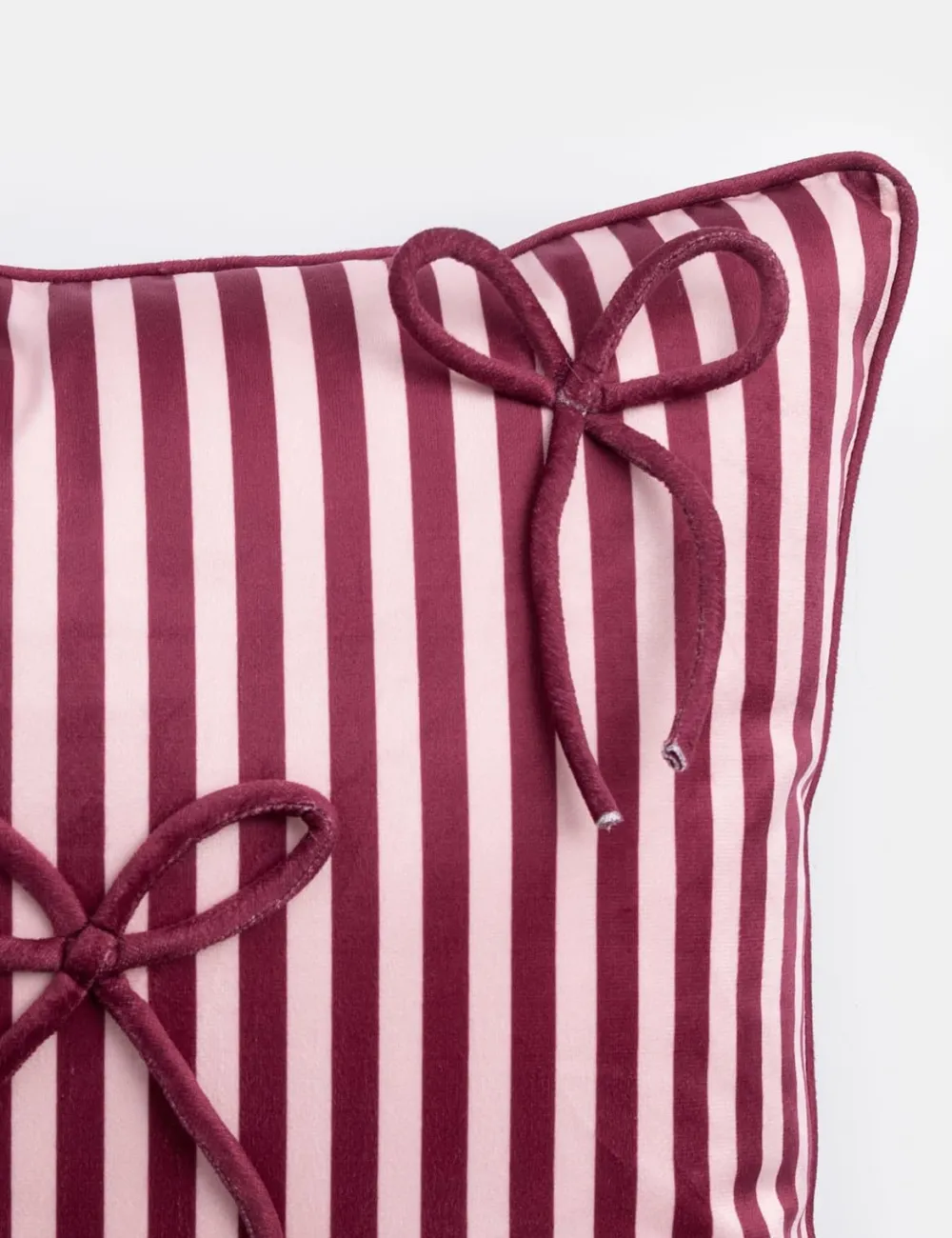 COCOmaison Sierkussens>Bow kussen 43x43cm